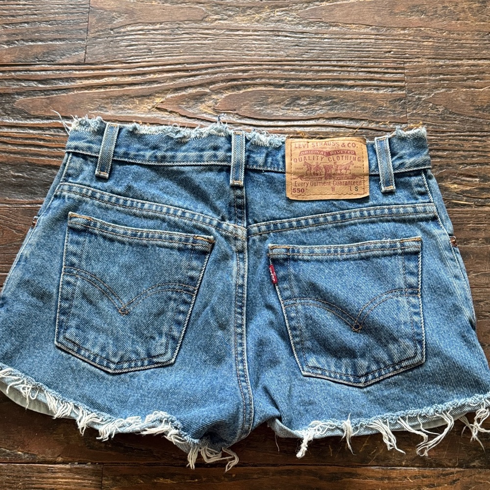 Levi's Women's Classic Blue Jean Shorts 550